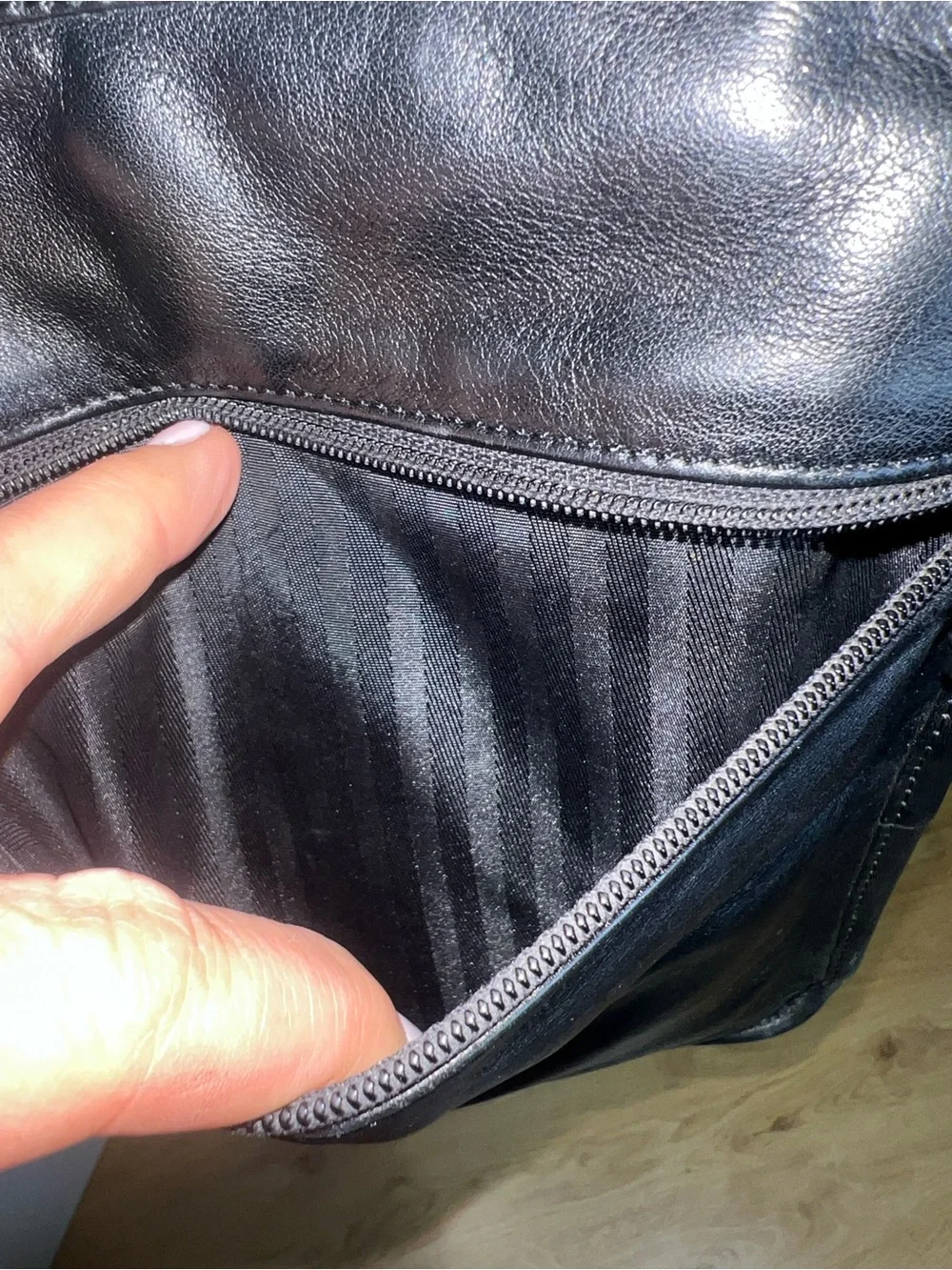 Tumi Black Leather Crossbody Messenger Adjustable Strap Bag